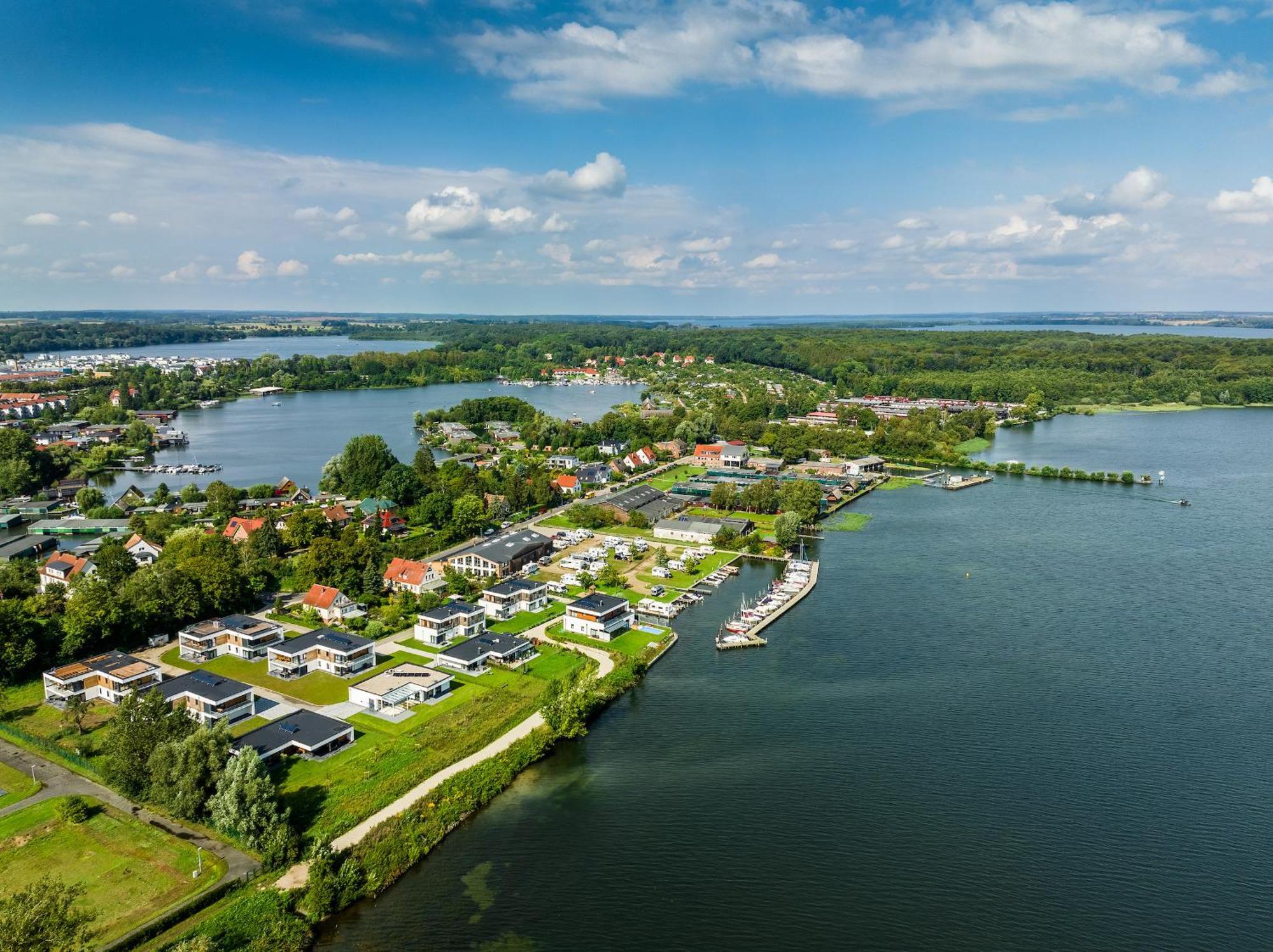 Hangar 19 Luxusbungalow Am See H8 Schwerin  Buitenkant foto